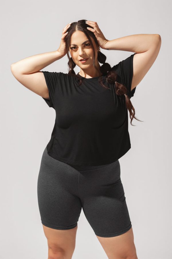 OPF4909-Edit_1e1f3255-ea0a-4cb8-a1bd-be3e90e347d3.jpg The Perfect Tee - Black