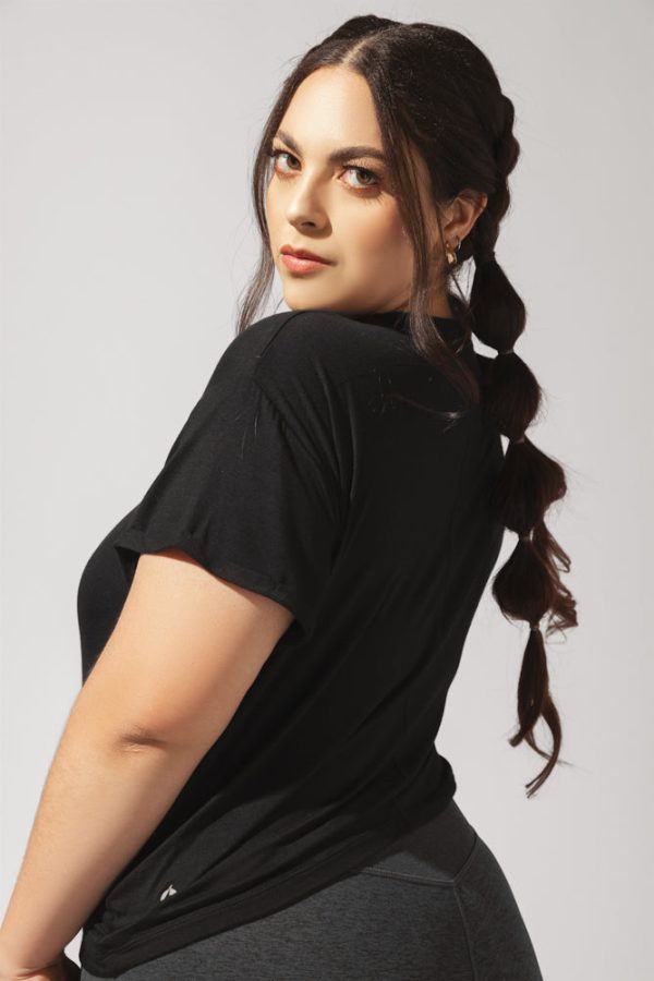 OPF5003-Edit_4943911b-9f0e-45e6-8092-4ae367d5f211.jpg The Perfect Tee - Black